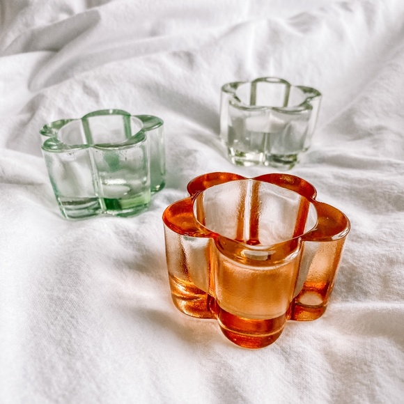 Retro Flower Tea Light Holder - Picture 2 of 5